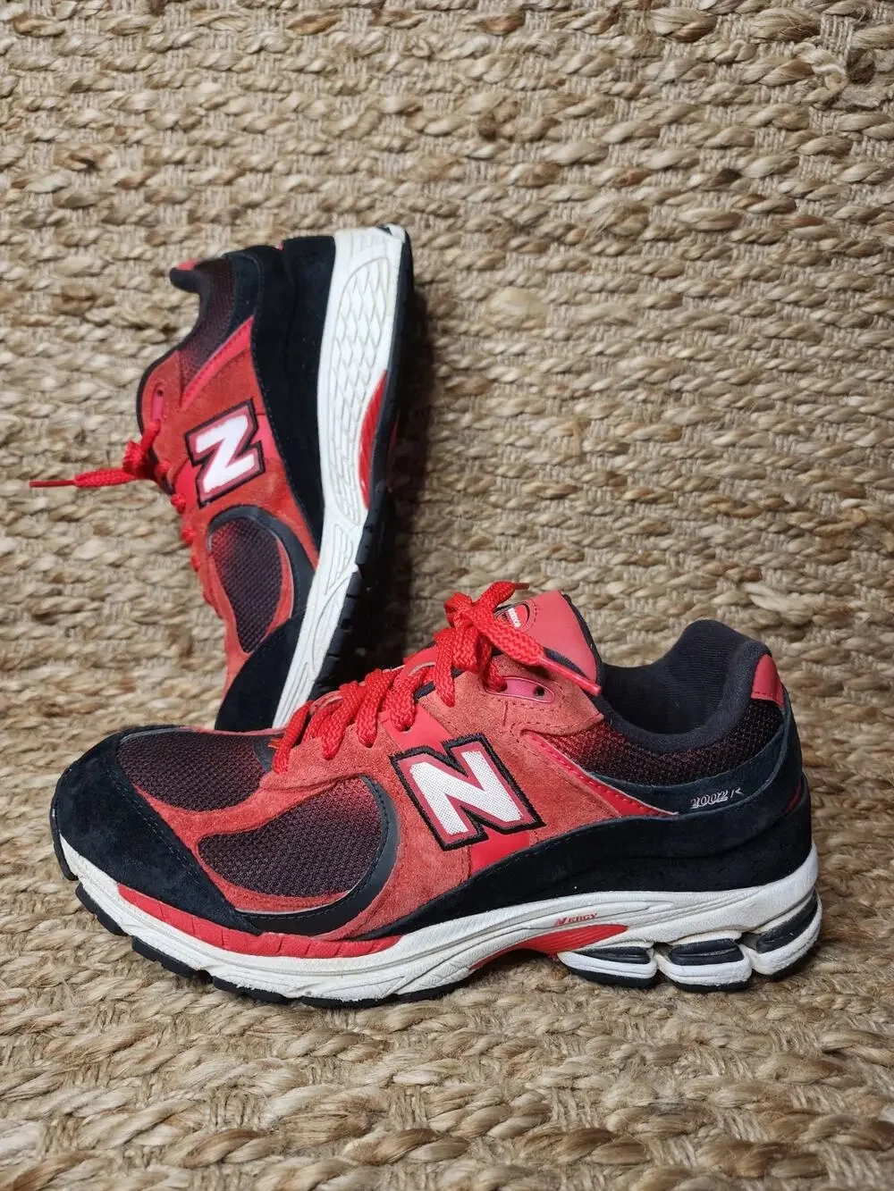 New Balance 2002R Red Suede Mesh Athletic Sneakers Red Black Mens 8 Women's 9.5